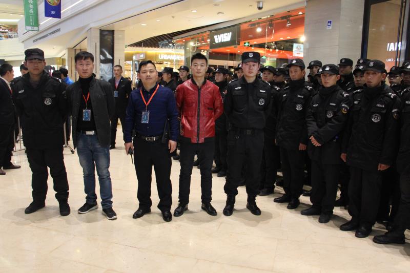 为明星【潘玮柏】安保护航